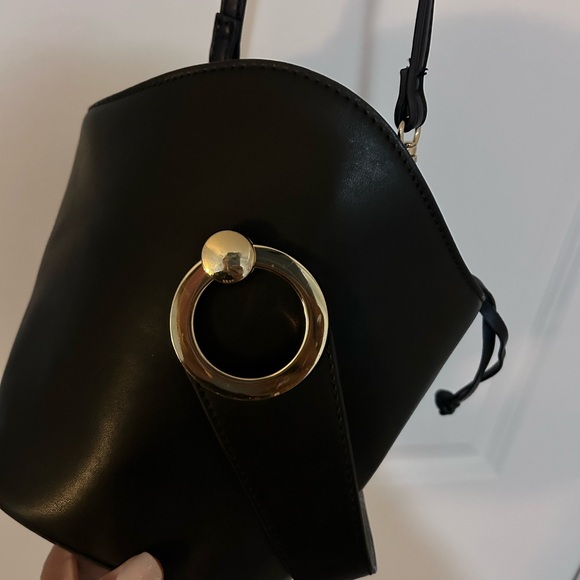 ALDO • Black Crossbody Bucket Bag • Med • - Picture 8 of 10